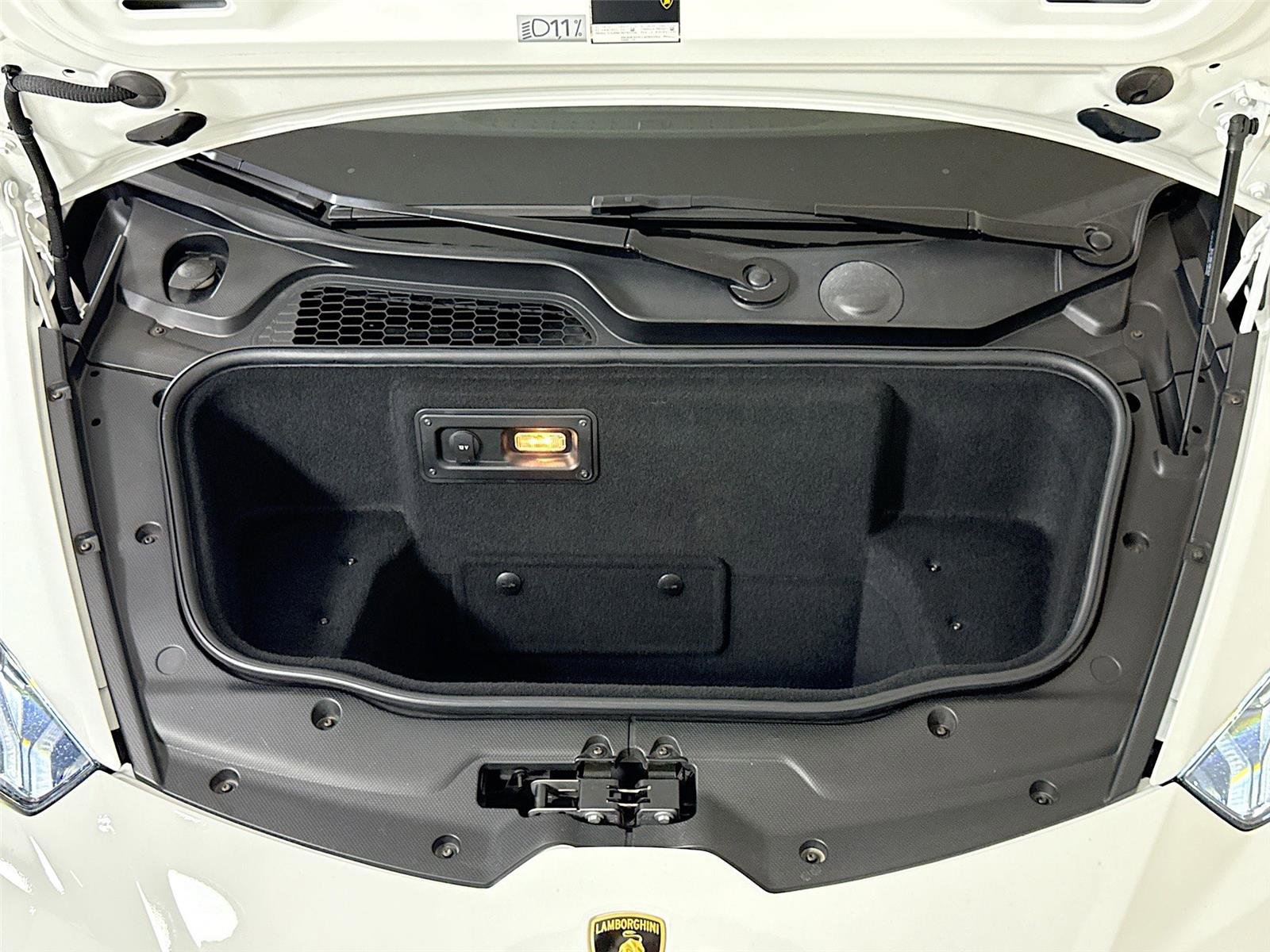 Used 2016 Lamborghini Huracan LP 580-2 image 32