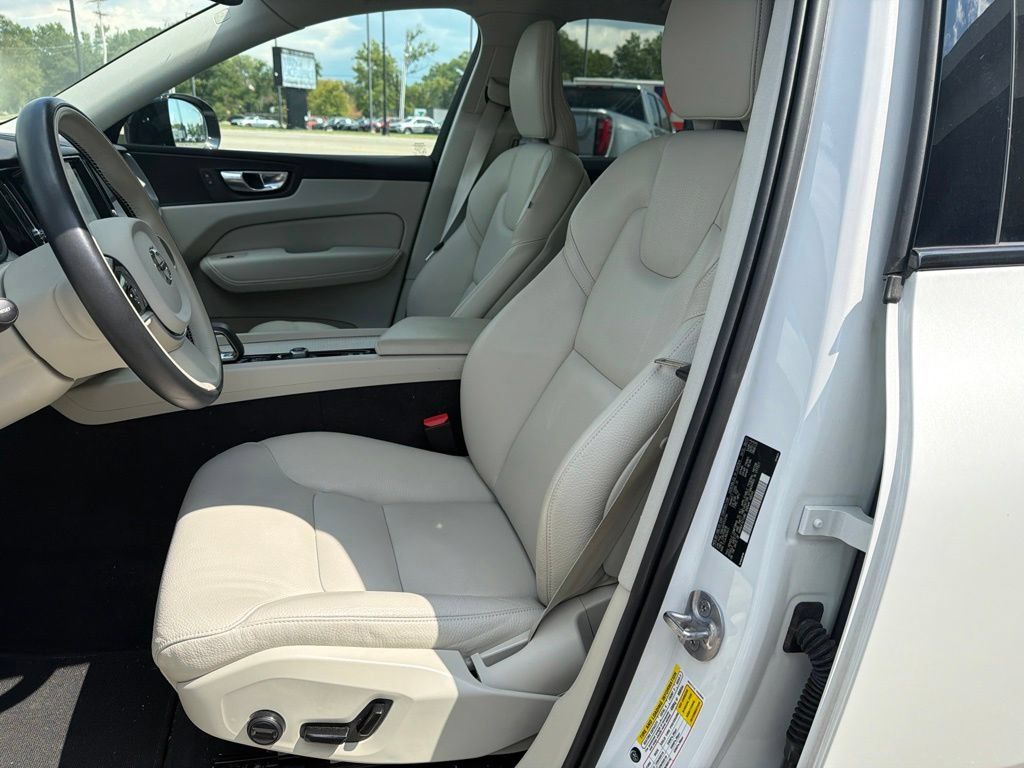 Used 2024 Volvo XC60 B5 Core w/ Protection Package Premier AWD/4WD image 6