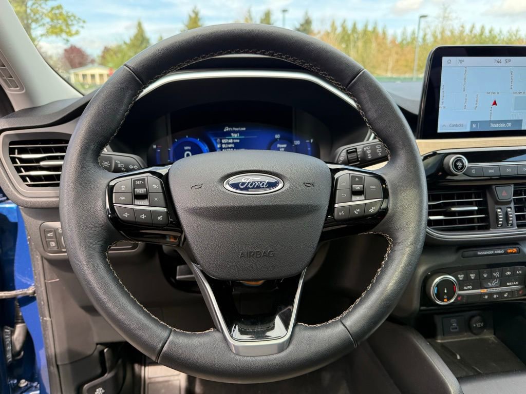 Used 2022 Ford Escape Titanium w/ Titanium Premium Package image 10