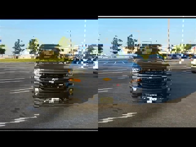 Used 2018 Chevrolet Silverado 1500 LT w/ All Star Edition image 3