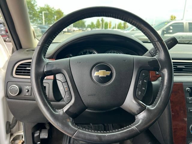 Used 2009 Chevrolet Suburban LT RWD image 13