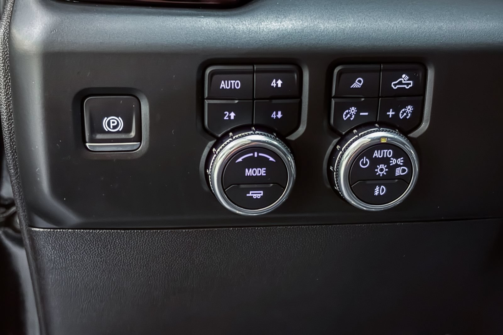 Used 2024 GMC Sierra 2500 AT4 w/ AT4 Premium Plus Package AWD/4WD image 49