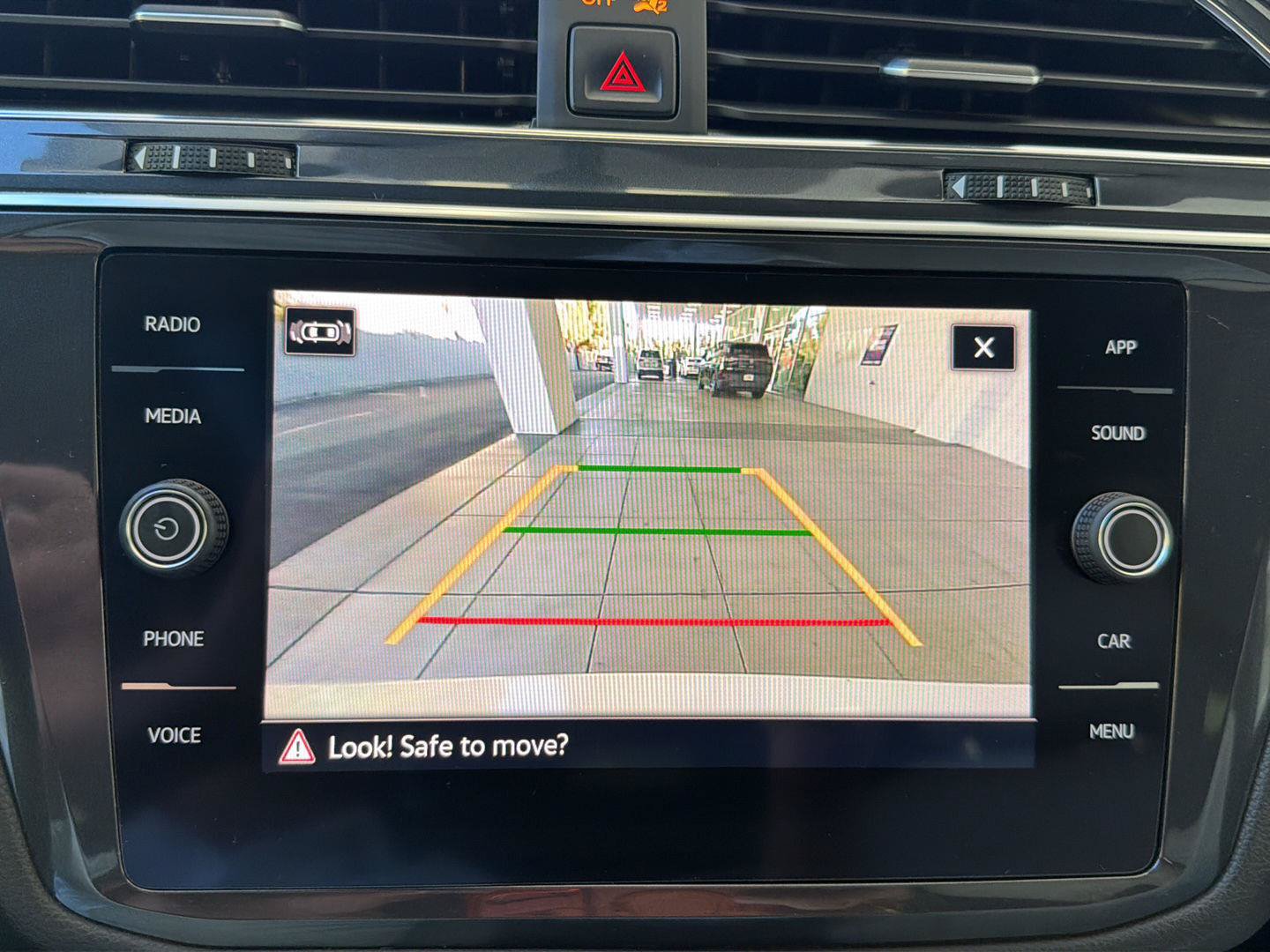 Certified 2021 Volkswagen Tiguan SE R-Line FWD image 23