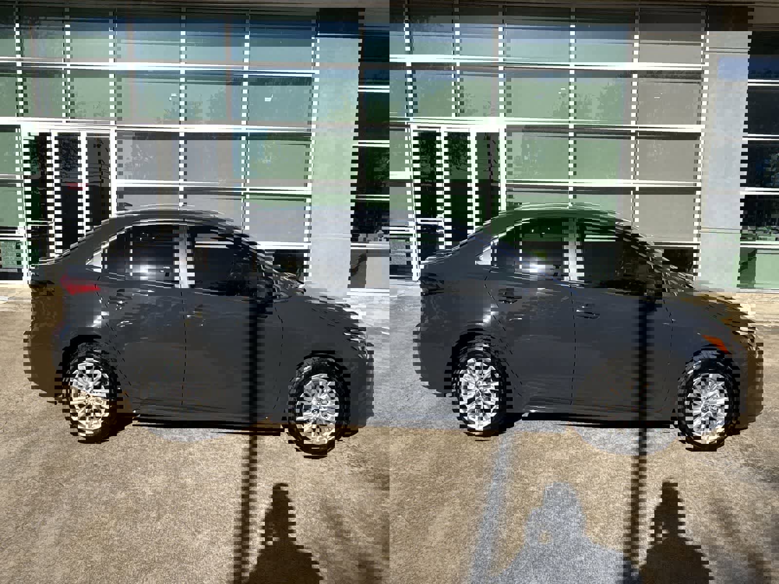 Used 2025 Toyota Corolla XLE image 24