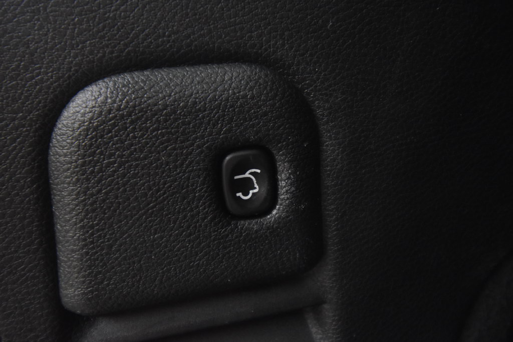 Used 2015 Jeep Grand Cherokee Limited AWD/4WD image 26