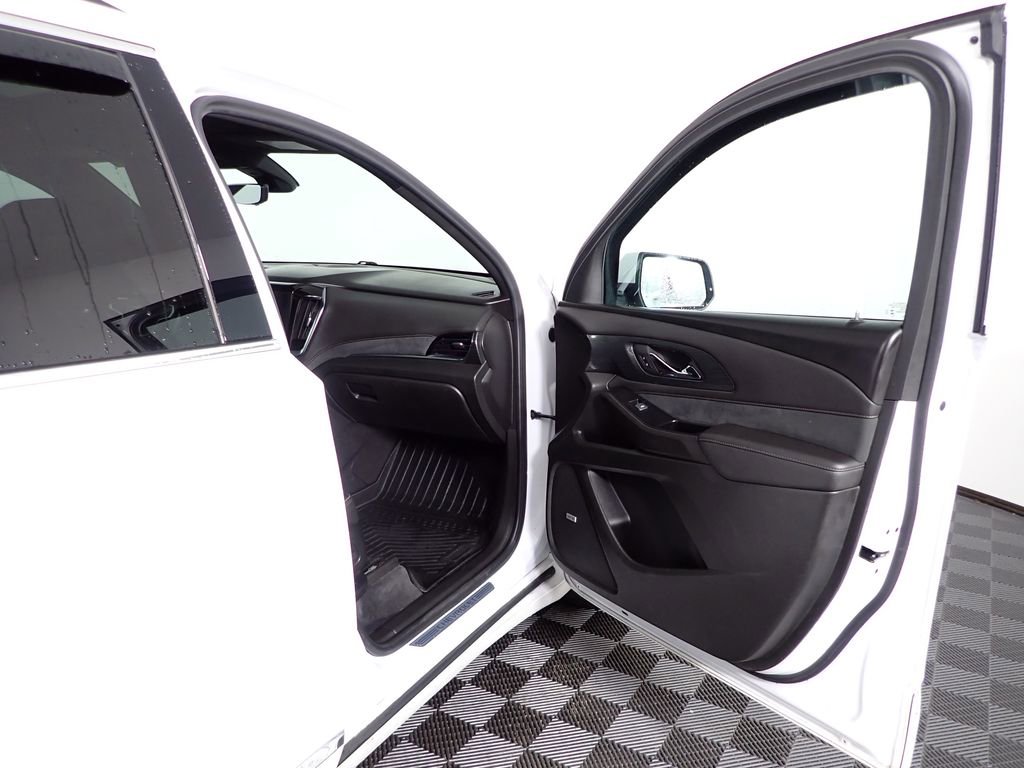 Used 2023 Chevrolet Traverse High Country image 40