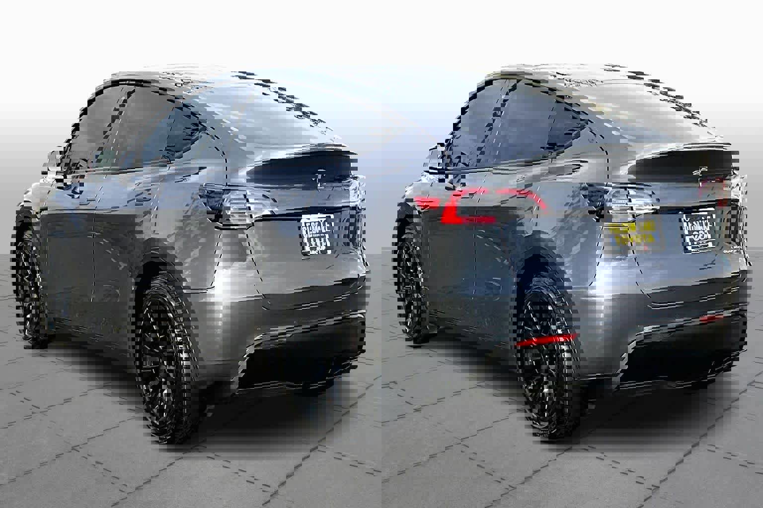 Used 2020 Tesla Model Y Long Range image 11