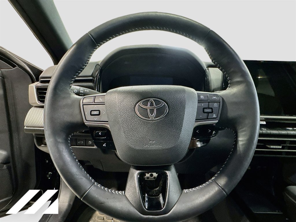 Used 2025 Toyota Camry SE w/ Multimedia Upgrade Package FWD image 11