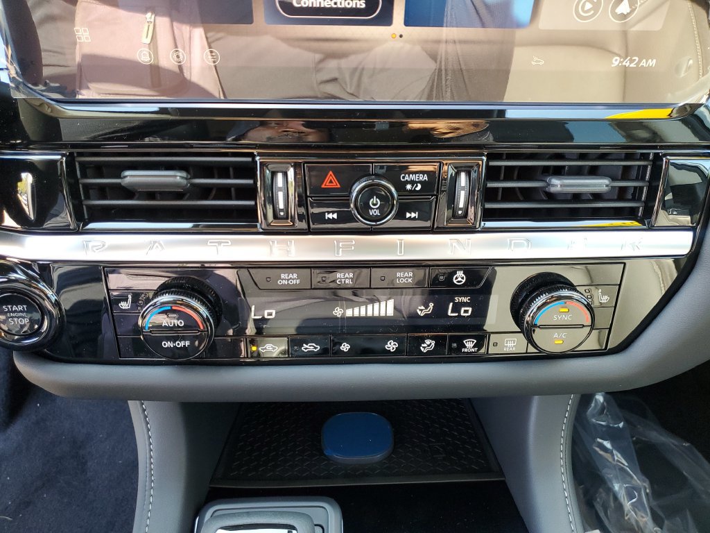 New 2026 Nissan Pathfinder SL FWD image 31