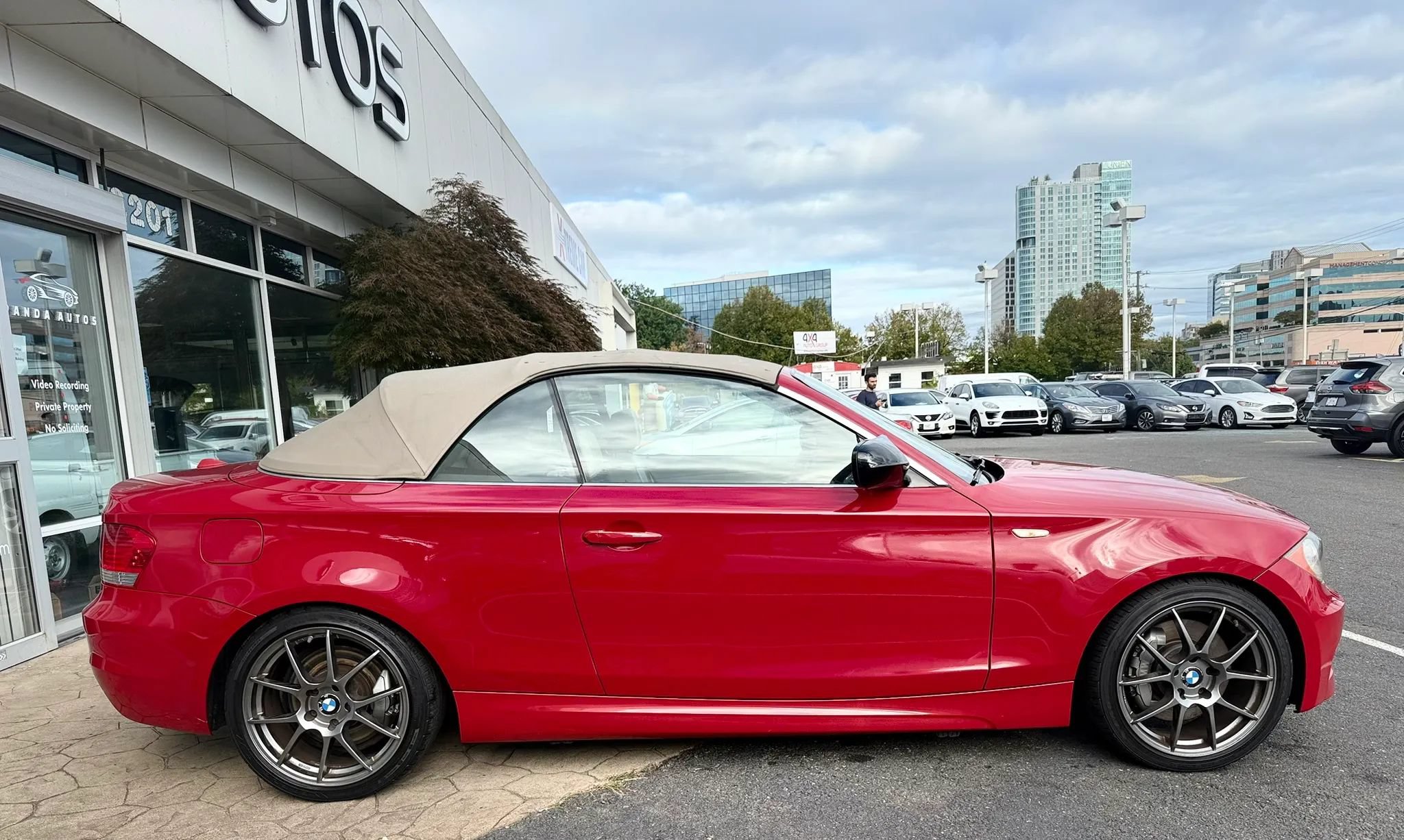 Used 2011 BMW 135i Convertible RWD image 8