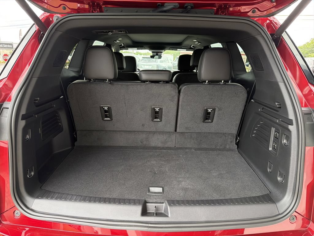 New 2026 Buick Enclave Avenir w/ Super Cruise Package FWD image 12