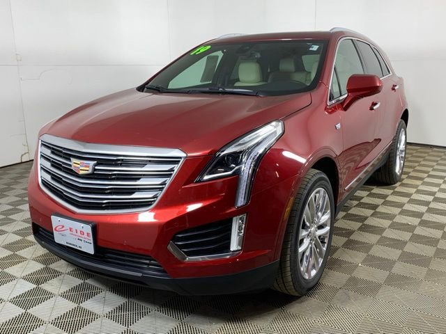Used 2019 Cadillac XT5 Premium Luxury AWD/4WD image 2