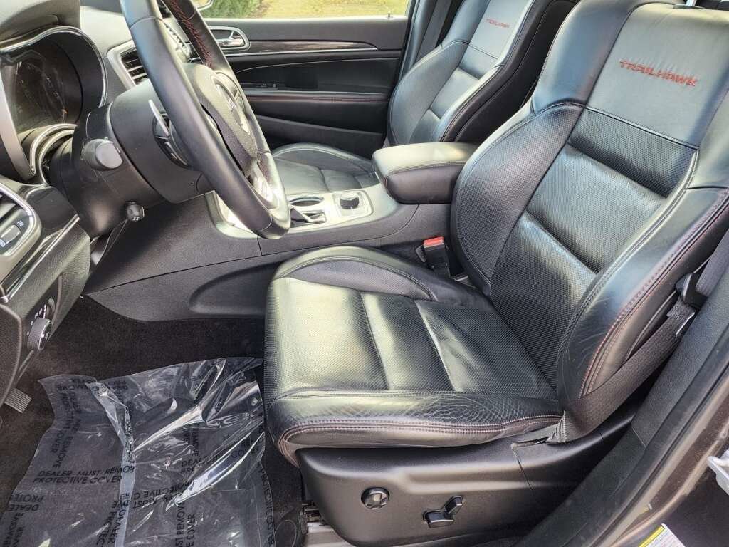 Used 2018 Jeep Grand Cherokee Trailhawk w/ Trailhawk Luxury Group image 22