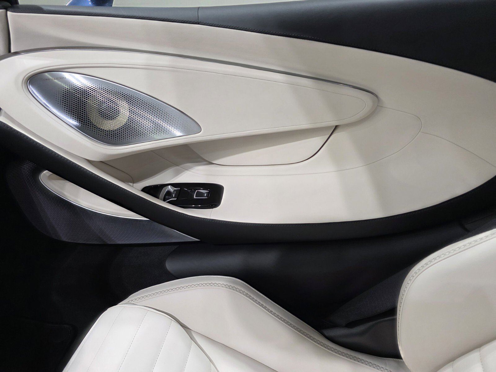 New 2026 McLaren GTS RWD image 14