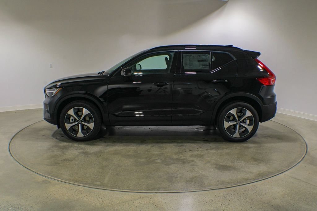 New 2026 Volvo XC40 B5 Plus w/ Climate Package AWD/4WD image 2