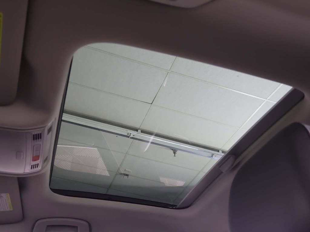 Used 2019 Volkswagen Jetta SEL Premium image 22