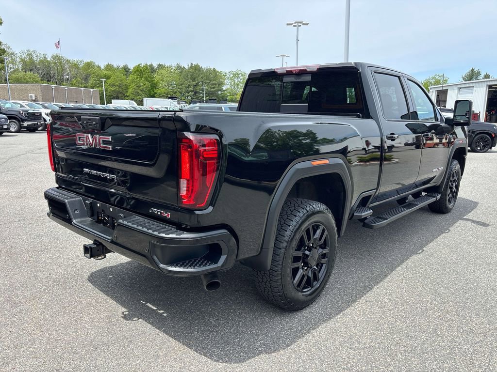 Used 2020 GMC Sierra 2500 AT4 w/ Technology Package AWD/4WD image 3