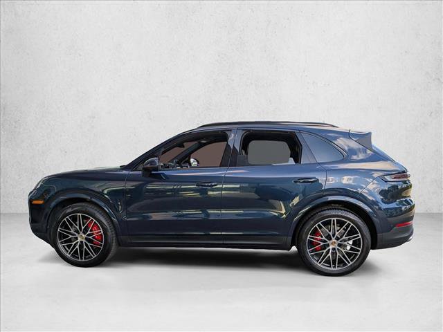 Used 2024 Porsche Cayenne AWD/4WD image 9