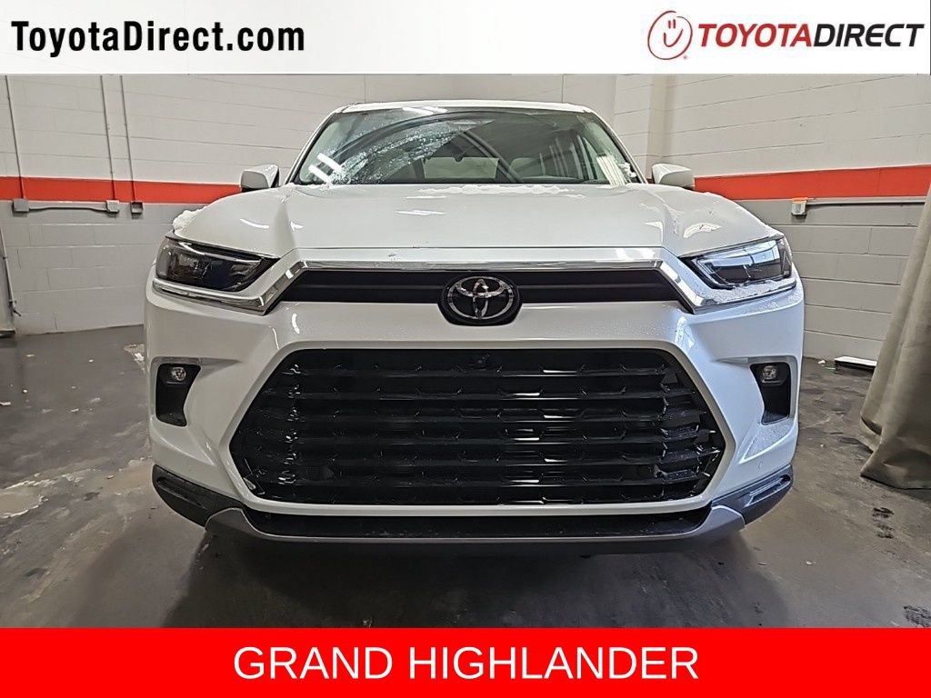 New 2026 Toyota Grand Highlander AWD image 2