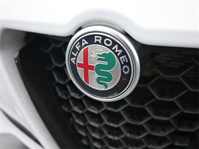 Used 2022 Alfa Romeo Stelvio Veloce image 36