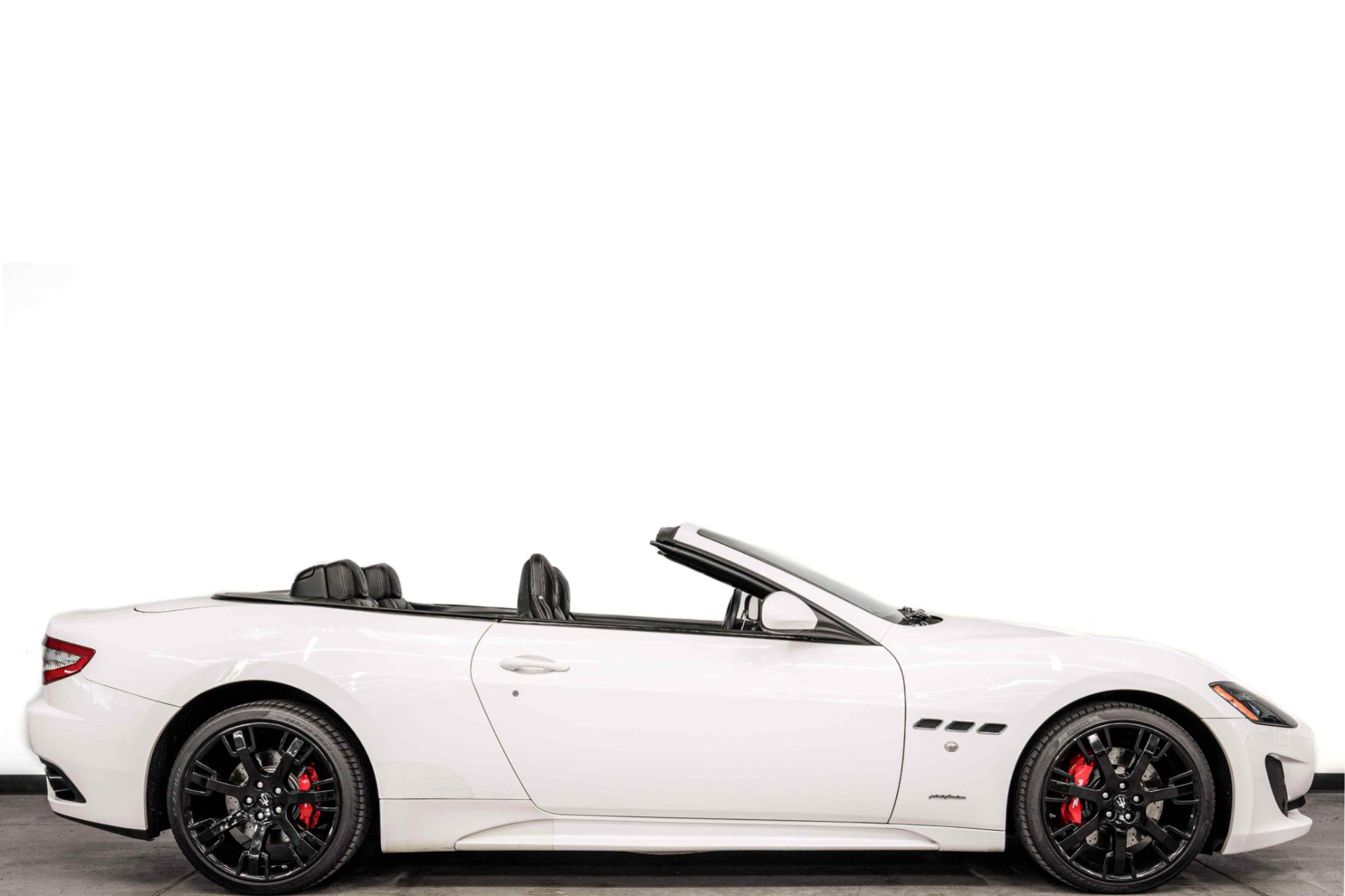 Used 2016 Maserati GranTurismo Sport RWD image 2