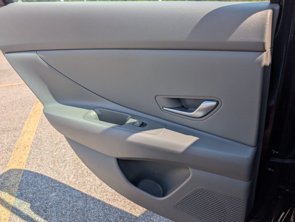 Used 2024 Hyundai Elantra SEL FWD image 28