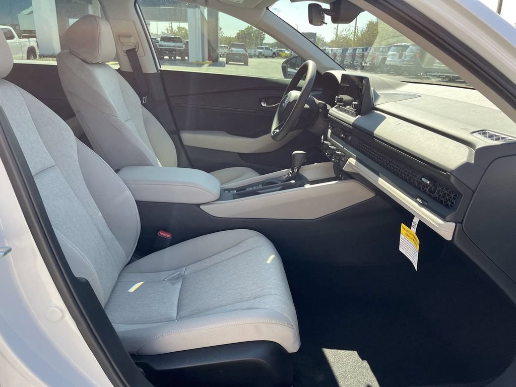 New 2025 Honda Accord SE image 7