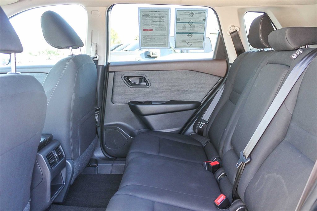 Used 2023 Nissan Rogue S image 23