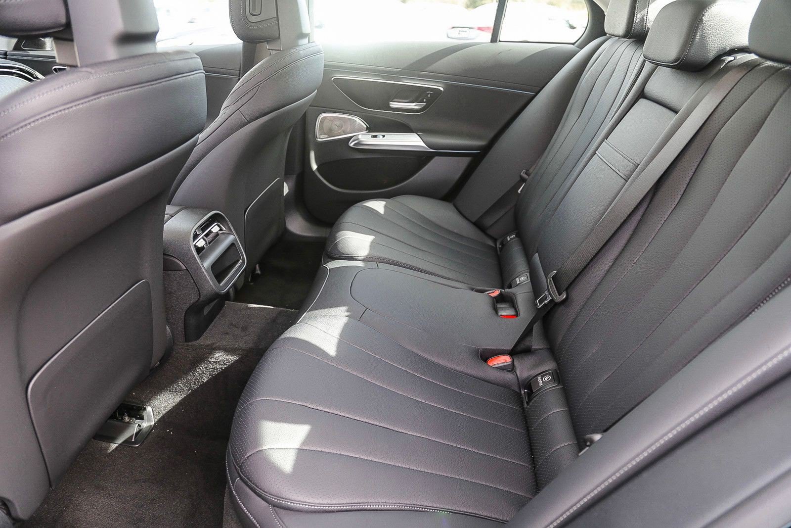 New 2024 Mercedes-Benz E 350 4MATIC Sedan image 17