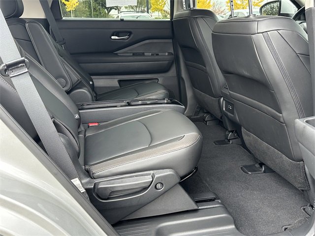 Certified 2025 Nissan Pathfinder SL w/ SL Premium Package image 16