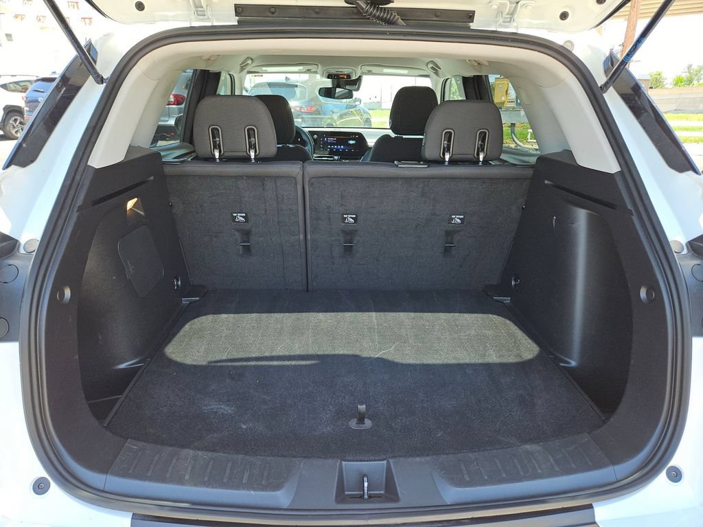 Used 2025 Chevrolet TrailBlazer LT AWD/4WD image 27