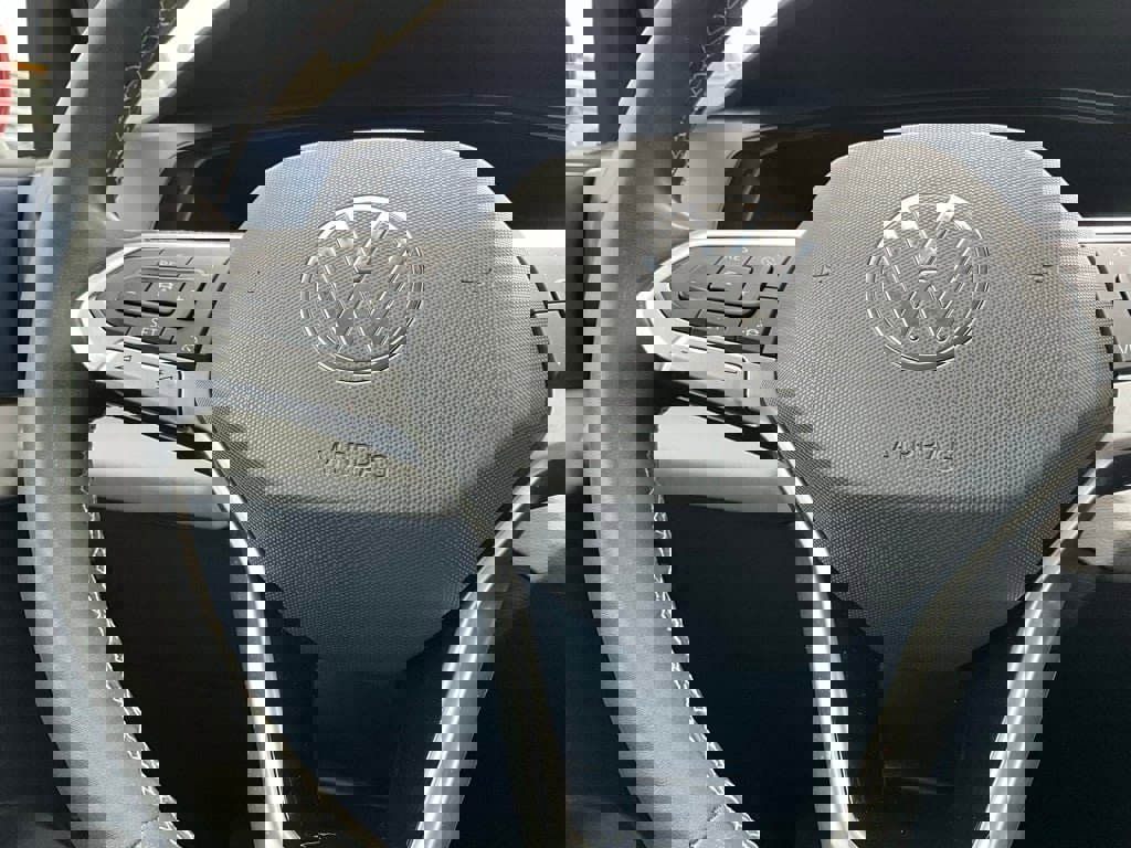 Used 2022 Volkswagen Taos SE w/ IQ.Drive SE Package image 21