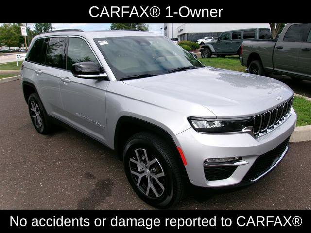 Certified 2025 Jeep Grand Cherokee Limited w/ Luxury Tech Group II AWD/4WD image 2