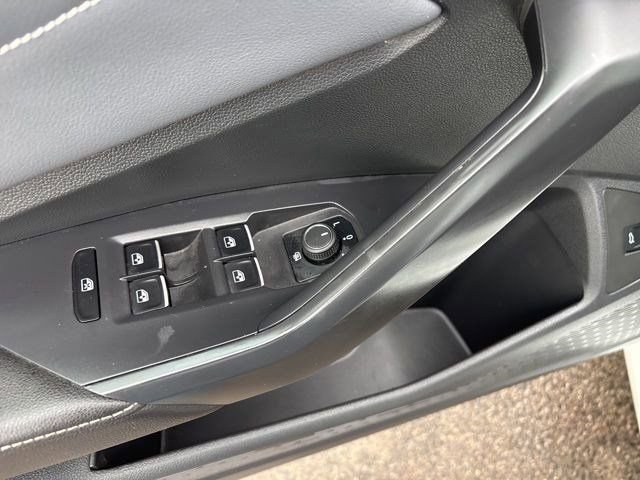 Used 2025 Volkswagen Jetta SEL FWD image 14