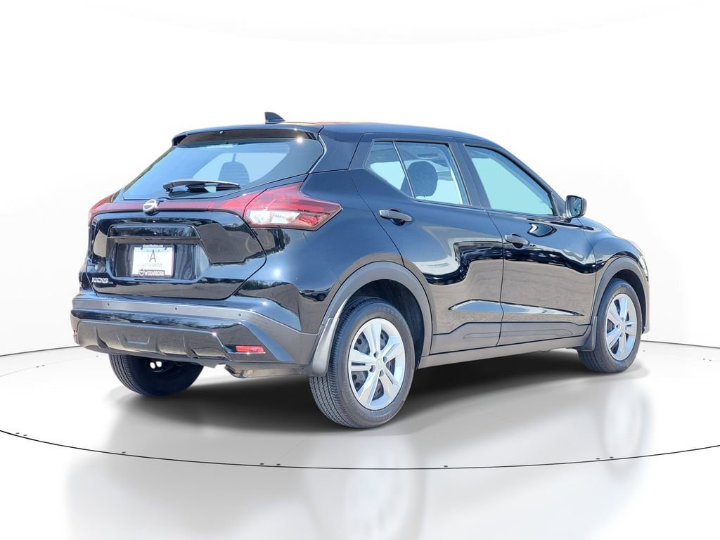 Used 2023 Nissan Kicks S w/ Interior Electronics Package FWD image 4