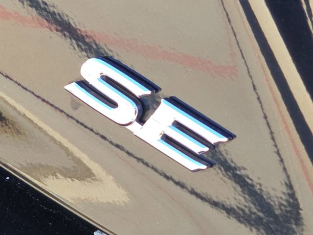 Used 2025 Toyota Camry SE image 10