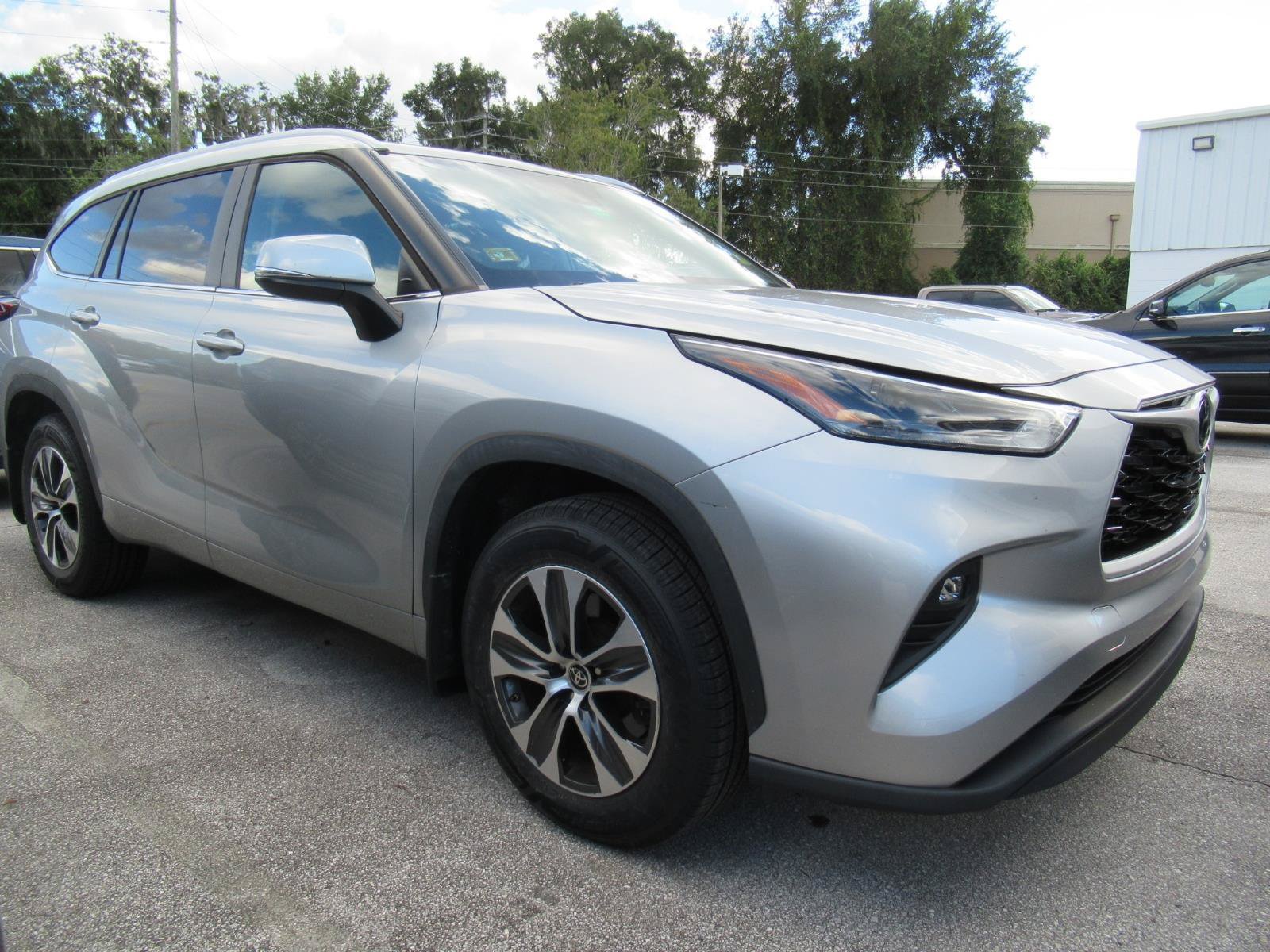 Used 2023 Toyota Highlander XLE