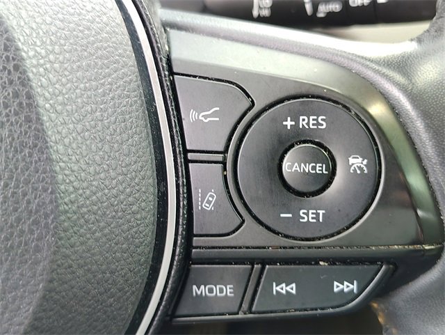 Used 2019 Toyota RAV4 Limited image 19