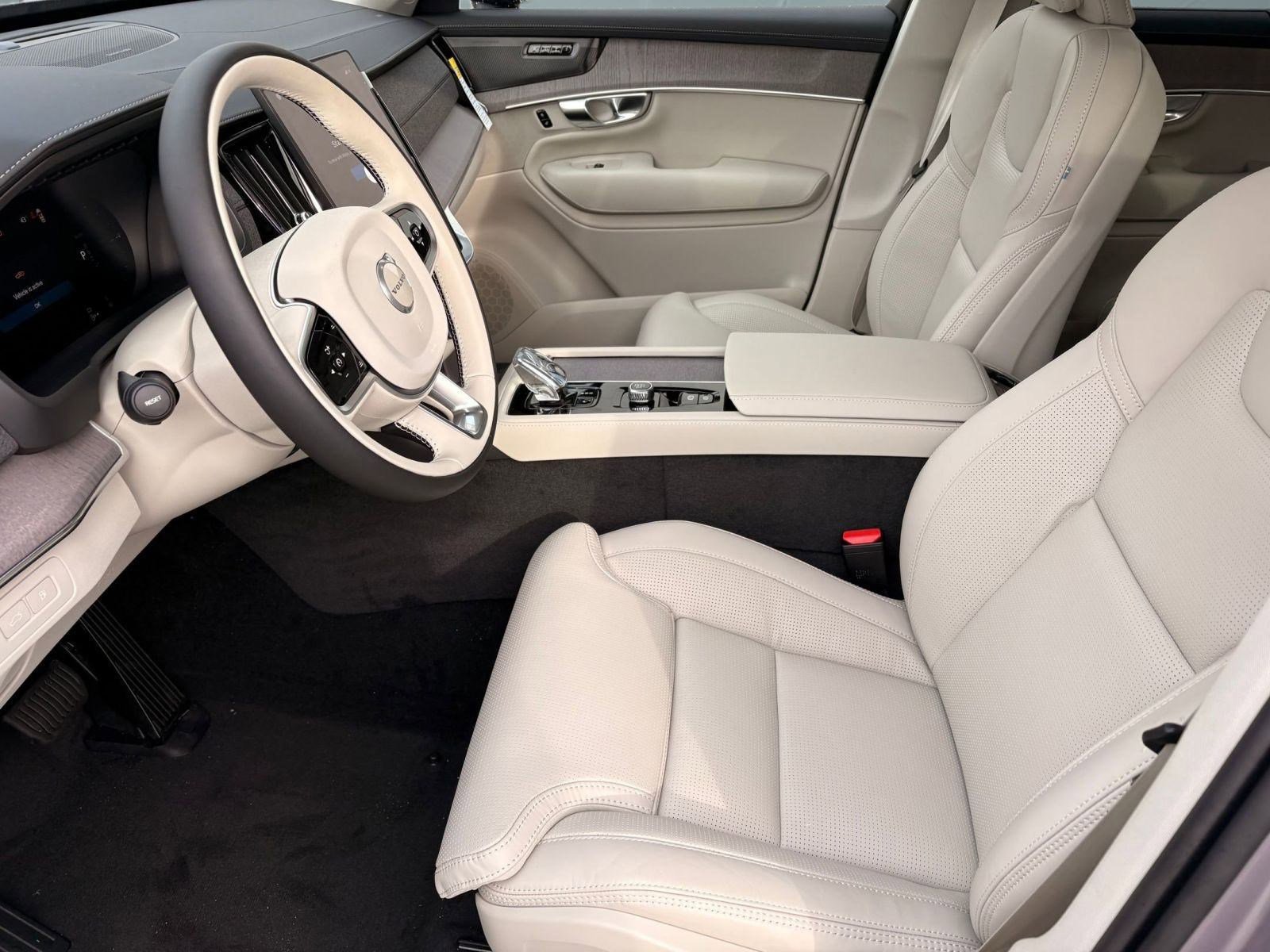 New 2026 Volvo XC90 T8 Ultra w/ Protection Package image 22