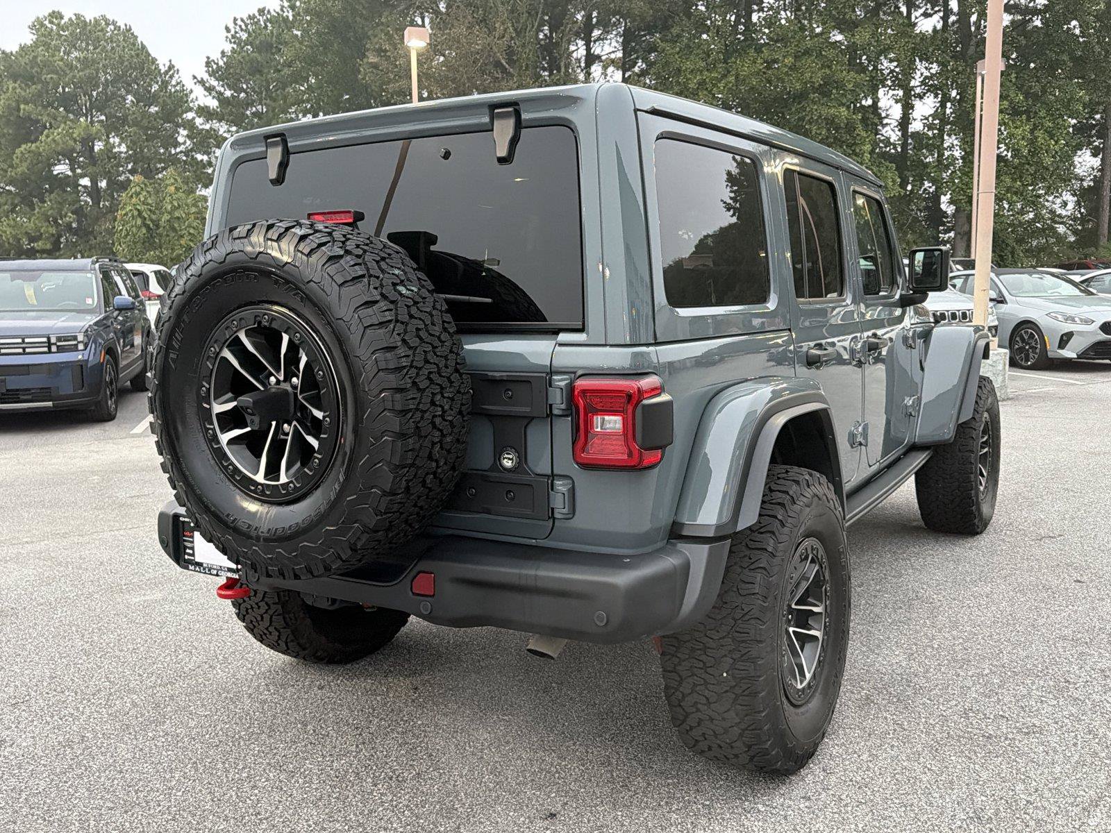 Used 2025 Jeep Wrangler Unlimited Rubicon AWD/4WD image 5