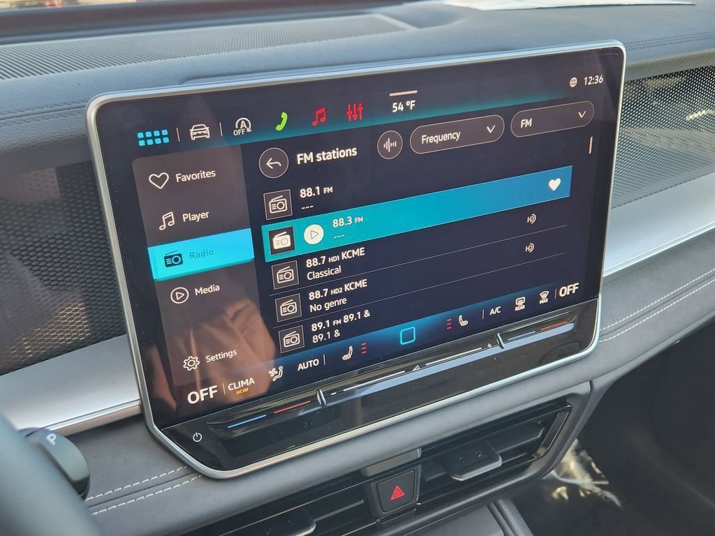 New 2026 Volkswagen Tiguan SE AWD/4WD image 8