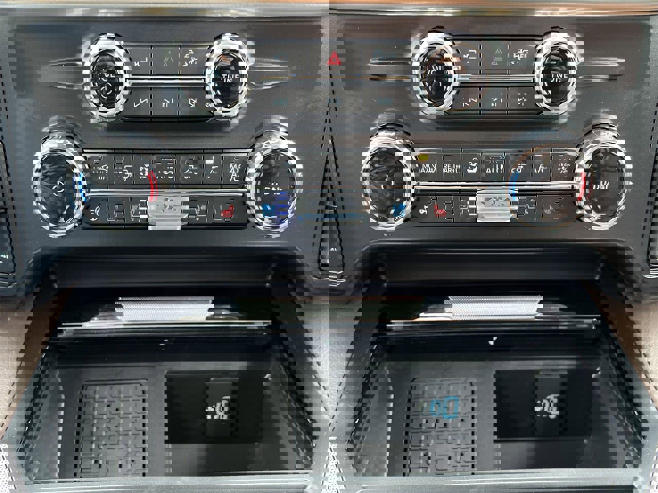 New 2025 Ford F250 King Ranch w/ Chrome Package image 9