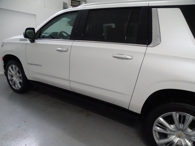 Certified 2024 Chevrolet Suburban High Country AWD/4WD image 19