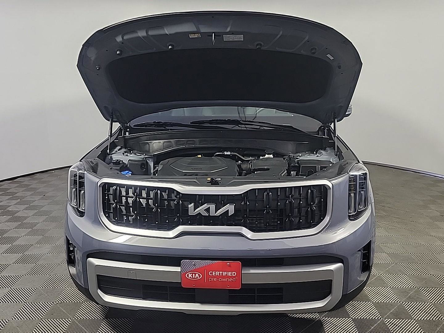 Used 2025 Kia Telluride EX w/ EX Captain's Chair Package AWD/4WD image 13