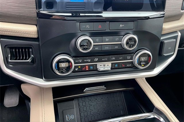 Used 2024 Ford Expedition Limited image 23