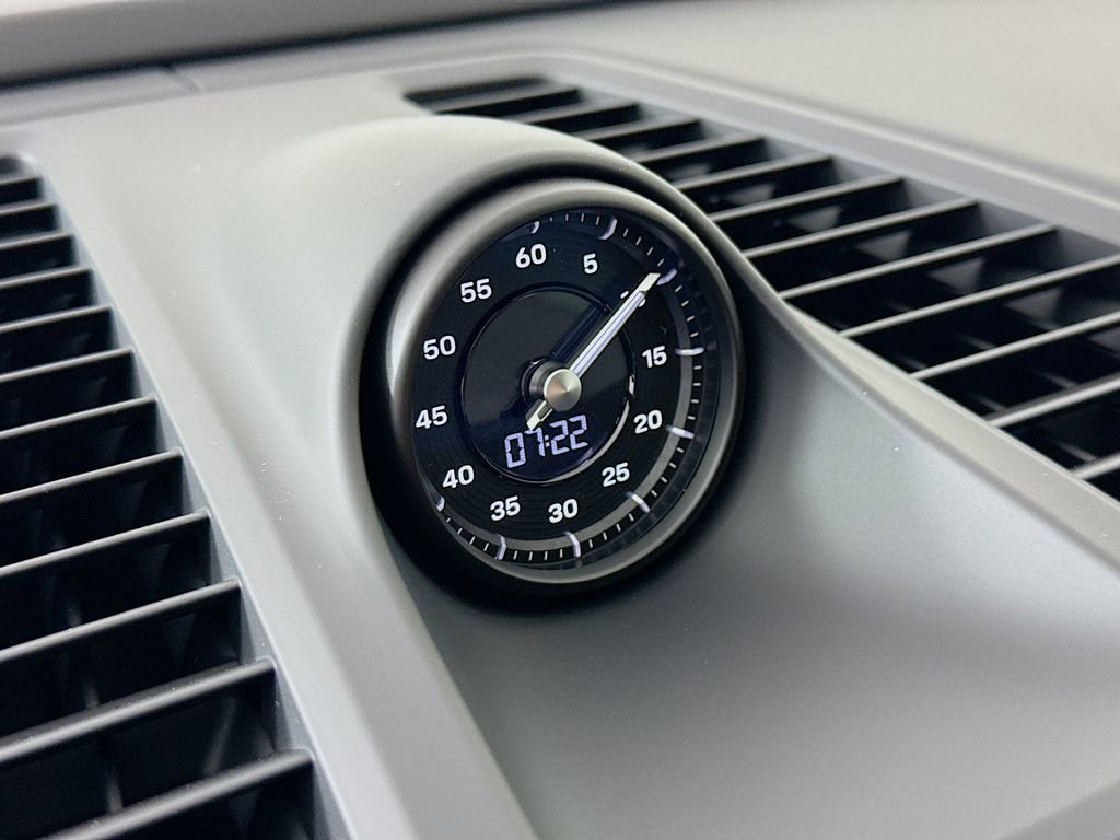 New 2026 Porsche Macan Electric image 19