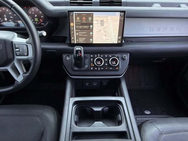 Used 2023 Land Rover Defender 130 SE AWD/4WD image 17