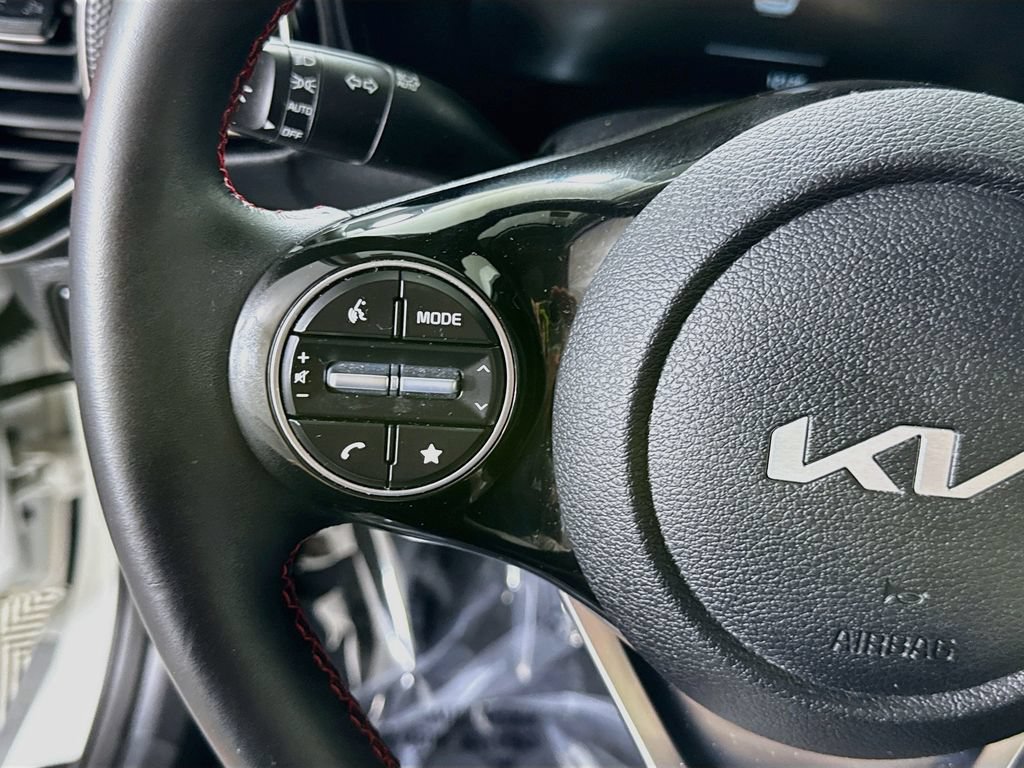 Certified 2025 Kia Soul GT-Line FWD image 21