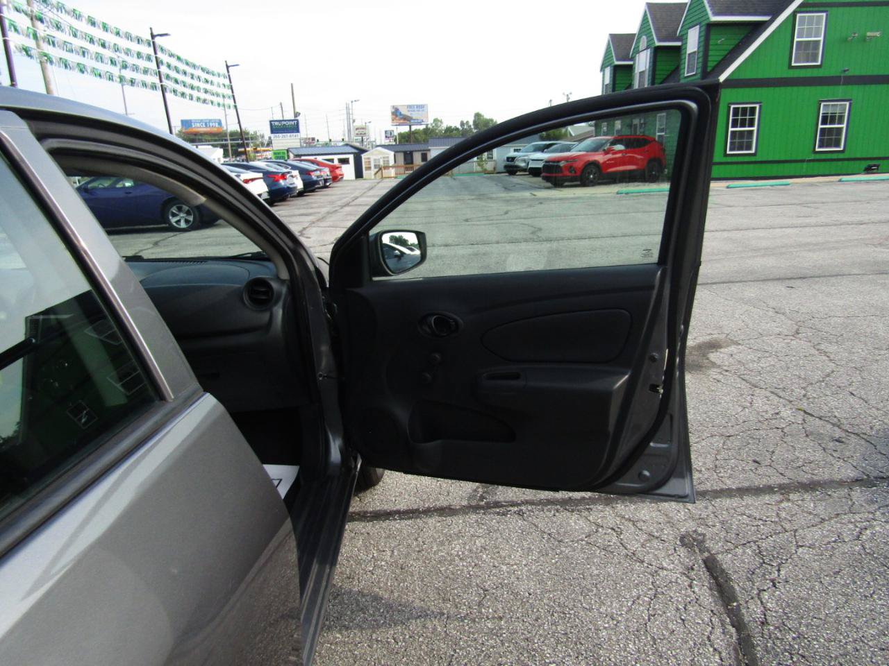 Used 2018 Nissan Versa S Plus FWD image 21