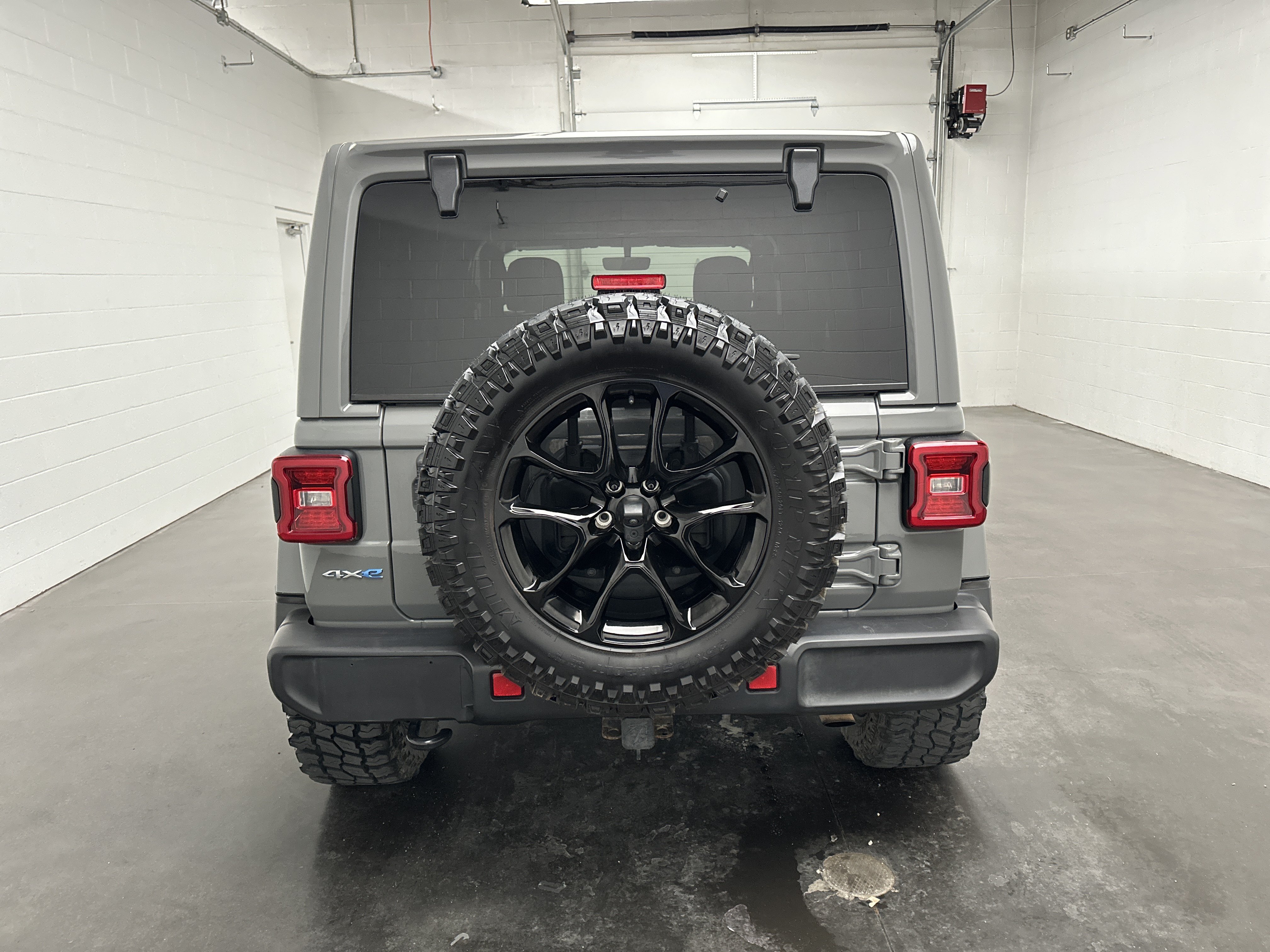 Used 2021 Jeep Wrangler Unlimited Sahara w/ Cold Weather Group AWD/4WD image 7